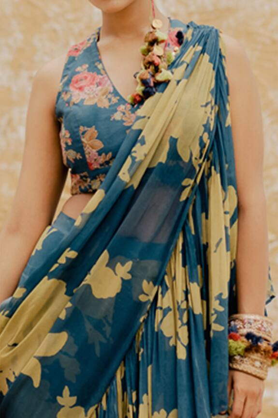 Pooja-Keyur Blue Chiffon Floral Print Ruffle Saree 6