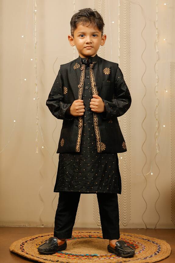 Tiny Colour Clothing Black Printed Bundi And Kurta Set For Boys 1