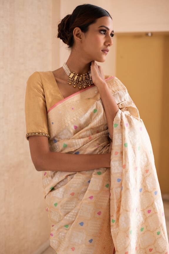 Priyanka Raajiv White Silk Brocade Banarasi Saree 4