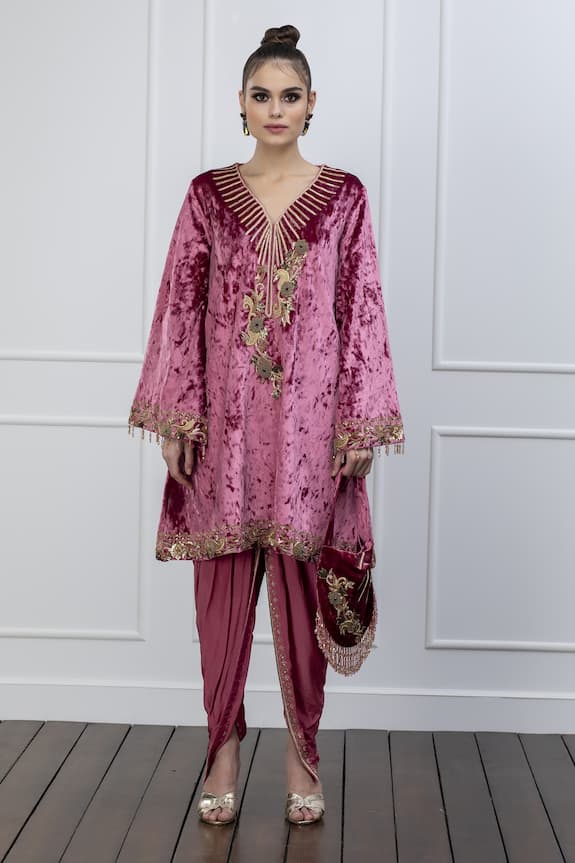 Shian Pink Velvet Embroidered Kurta And Dhoti Pant Set 0