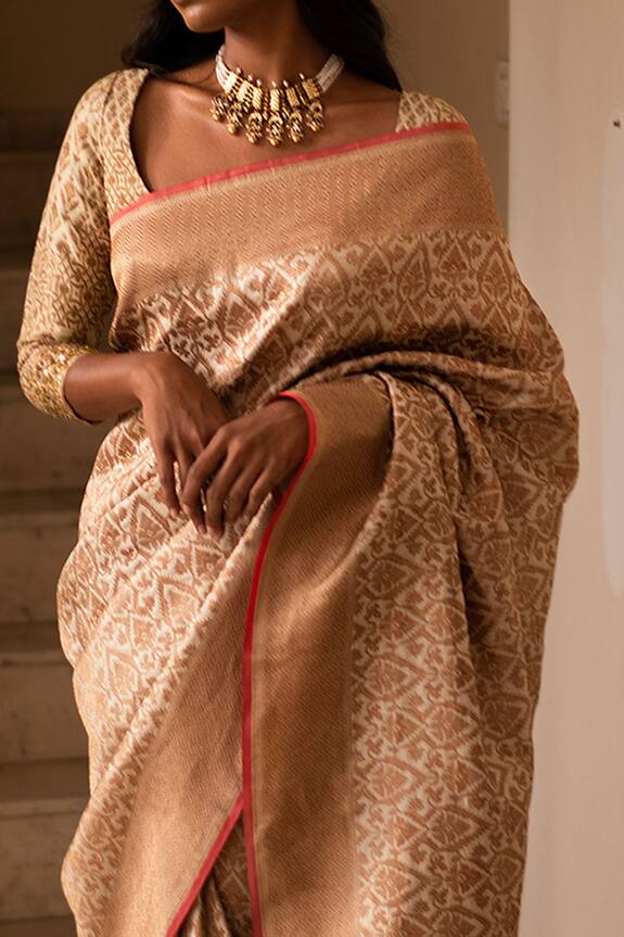 Priyanka Raajiv White Silk Brocade Banarasi Saree 5