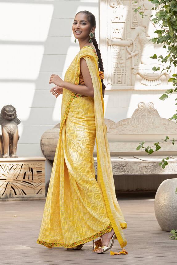 Nikasha Yellow Georgette Printed Saree With Blouse 2