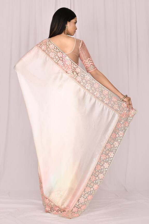 Samyukta Singhania Peach Silk Embroidered Lace Saree Set 2
