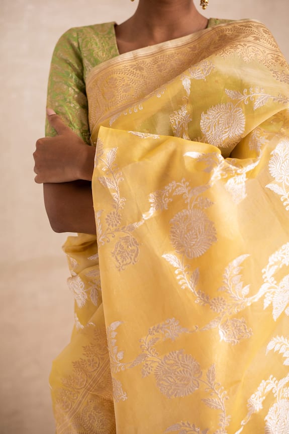 Priyanka Raajiv Yellow Silk Organza Banarasi Saree 4