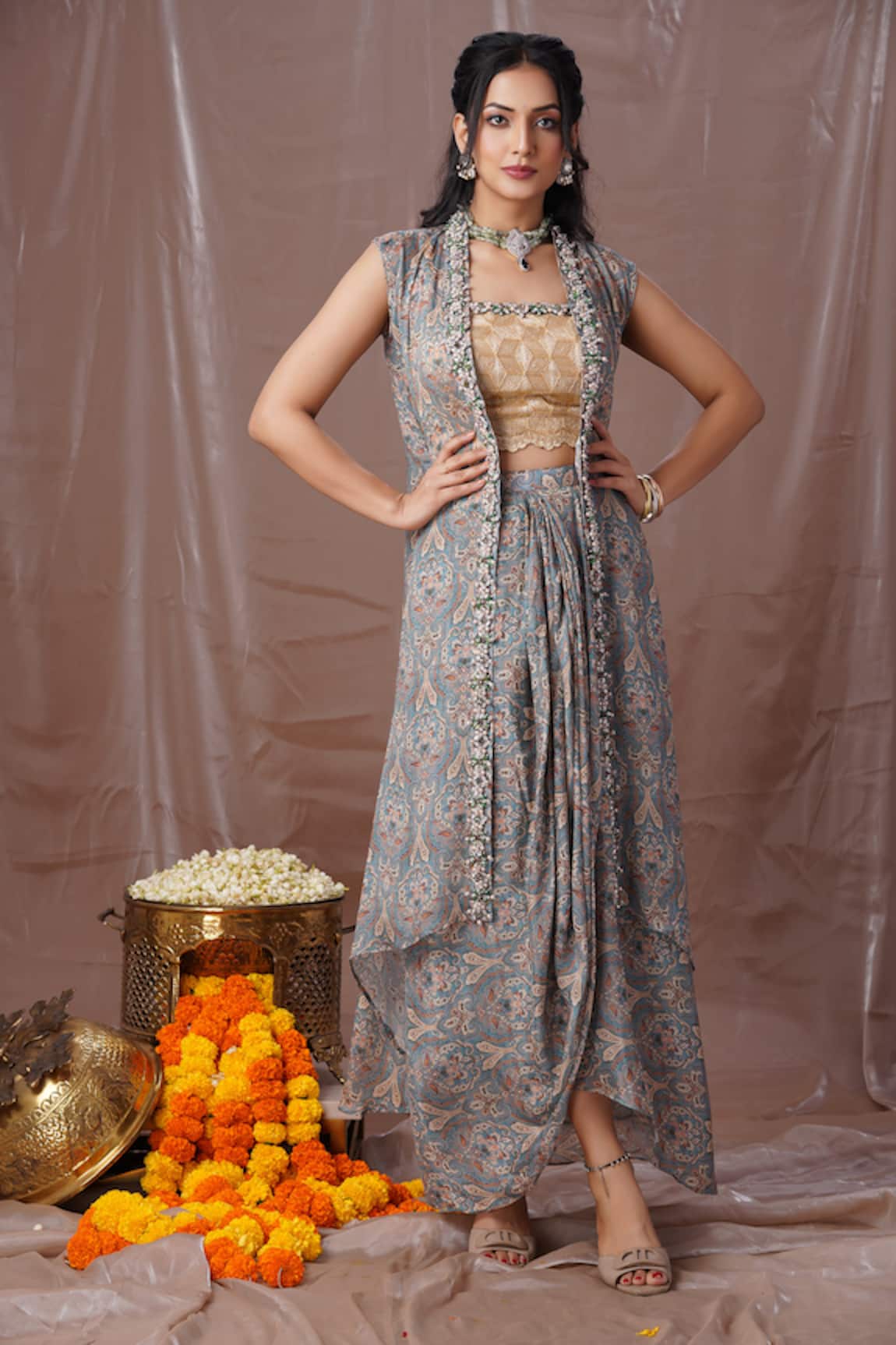 Mustard Sabyasachi Deep V Neck Blouse Designer Beautiful Lace Saree Blouse  Womens Indian Readymade Sari Blouse Bridesmaid Sari Top Choli -  Canada