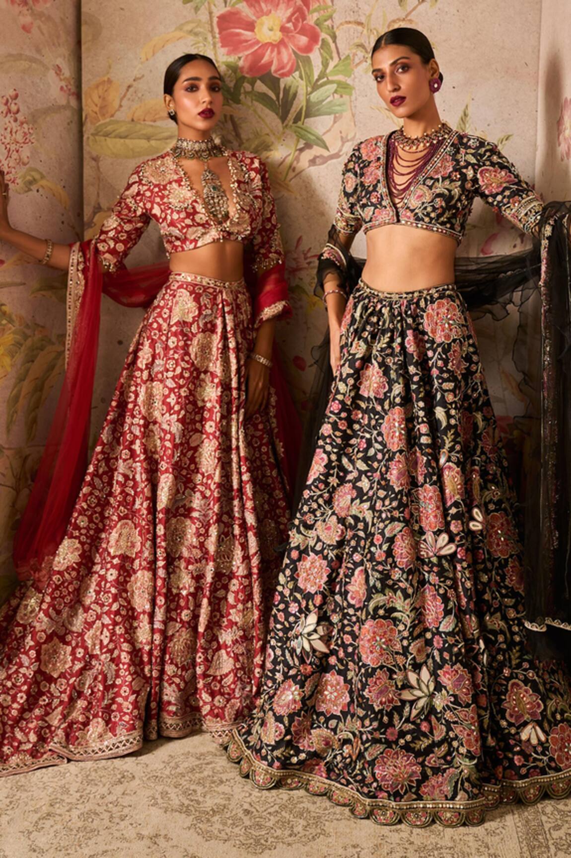 Mirraw - We know everyone loved Karishma Kapoor's beautiful floral lehenga  look and here we are sharing the similar look with you. Available to shop  and style at your best friend's wedding.