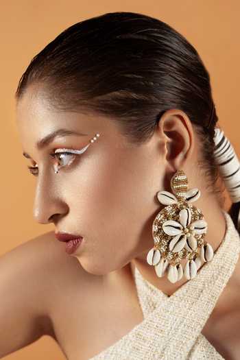 Kanyaadhan By Dhirajaayushi Shell Floral Embellished Earrings 