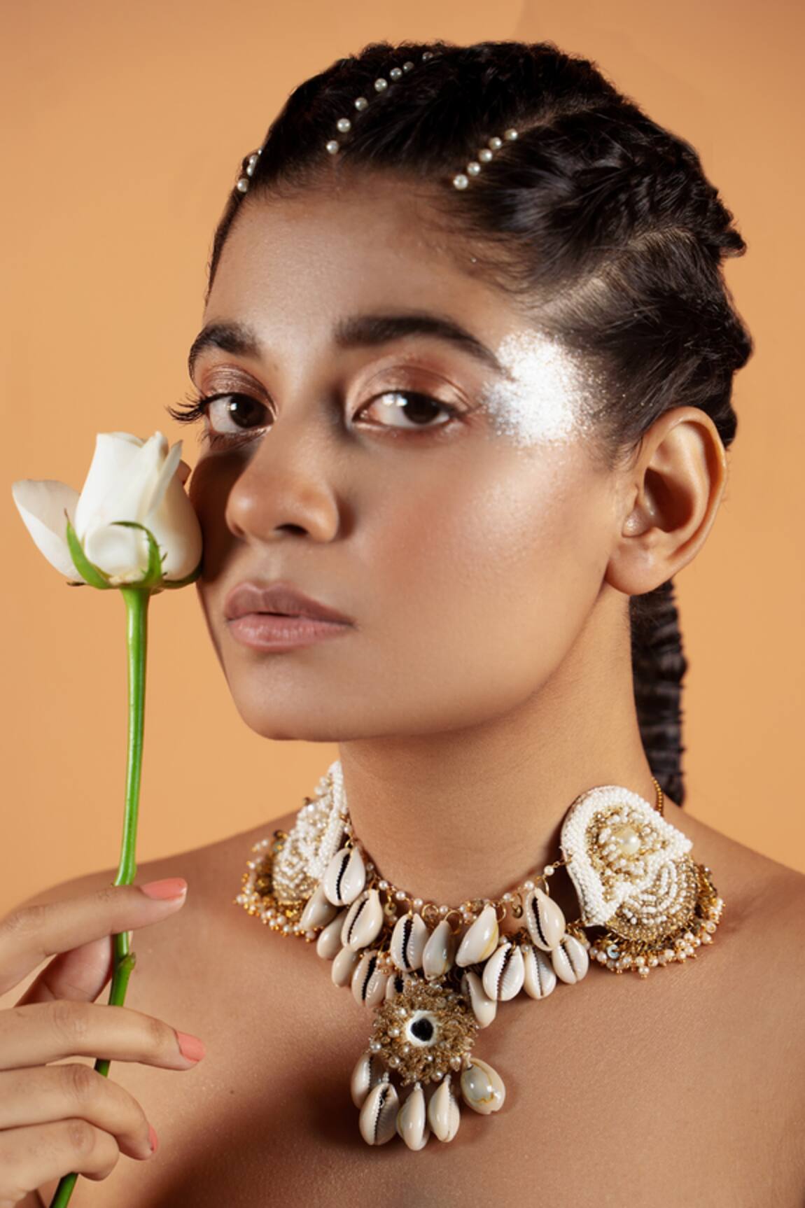 Kanyaadhan By Dhirajaayushi Shell Embellished Layered Necklace 