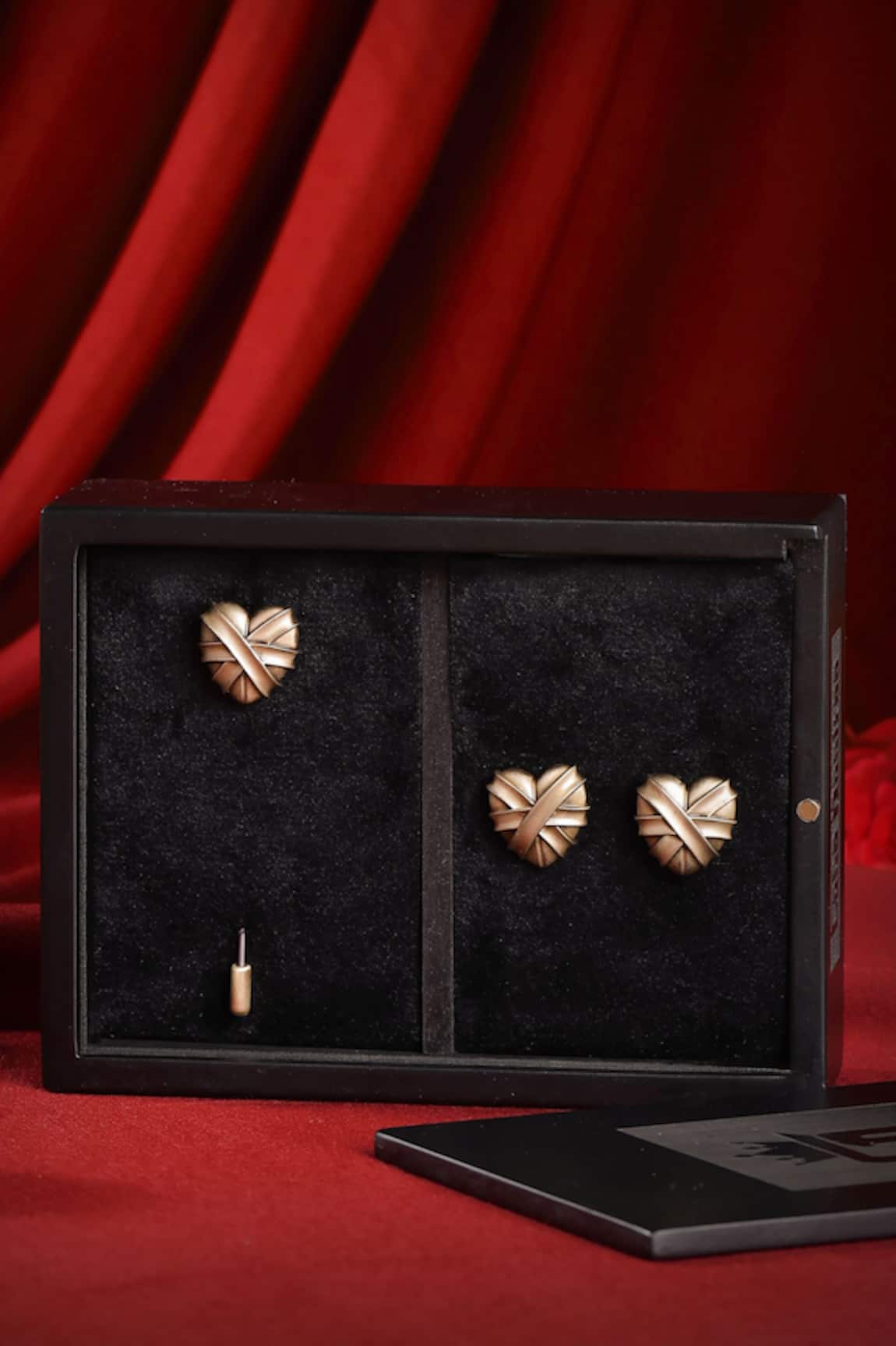 Cosa Nostraa Heart Wonder Cufflinks & Lapel Pin Gift Set