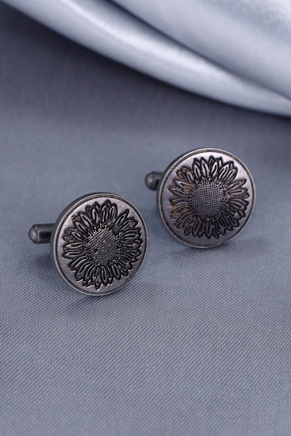 Cosa Nostraa Sunflower Glitter Carved Cufflinks