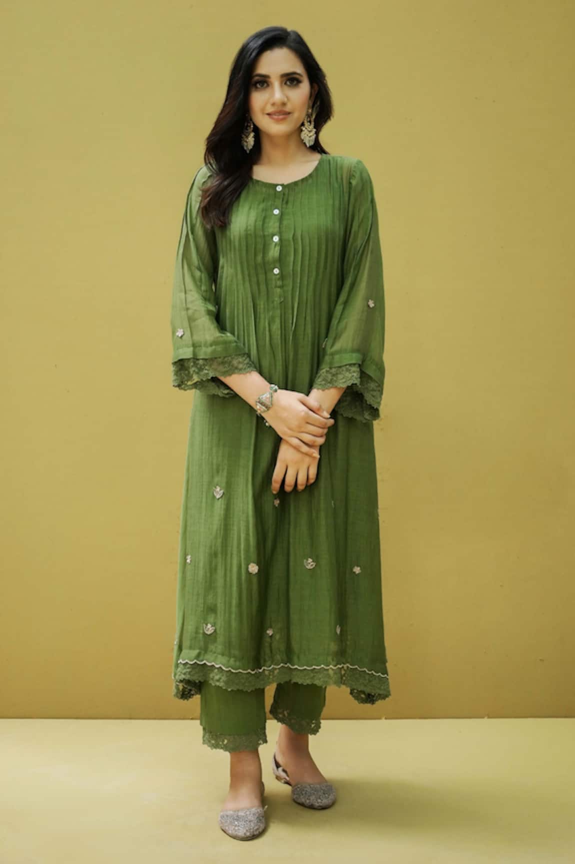 Naaz By Noor Pleated Yoke Floral Pattern Kurta With Pant 