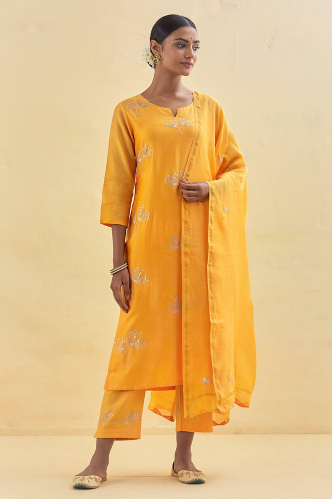 Kamaltaas Pittan Embroidered Motifs Kurta Set
