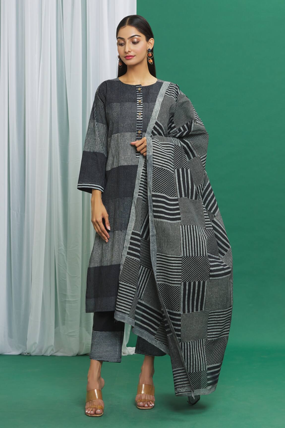 Banana Labs Stripe Print Kurta & Pant Set 