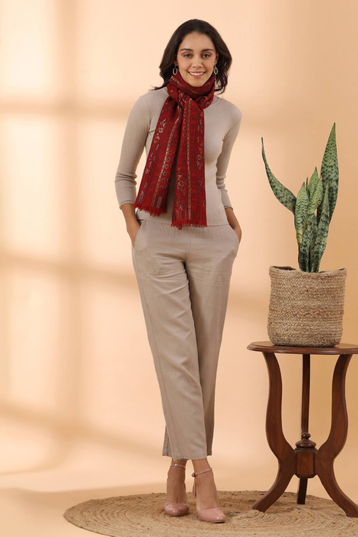 Shingora Floret Woven Pattern Stole