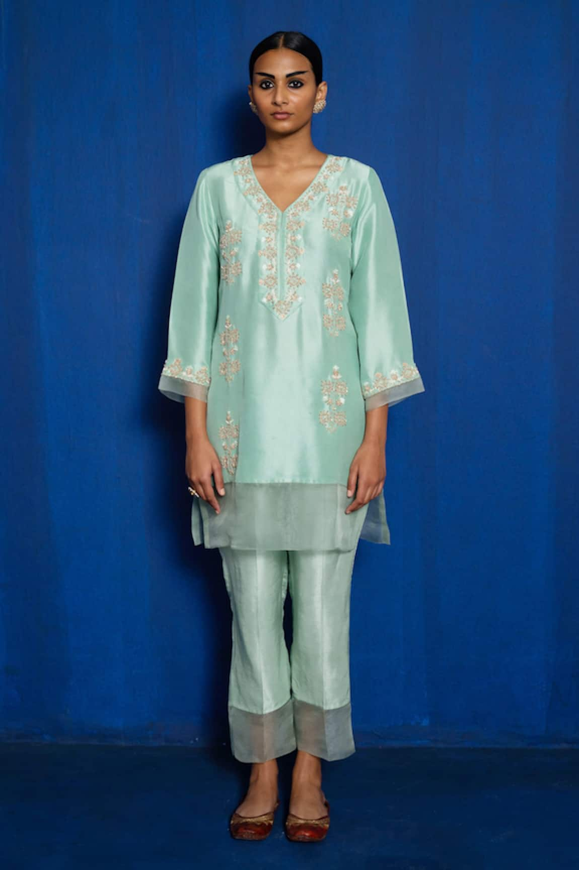 Romaa Hand Embroidered Kurta & Pajama Set