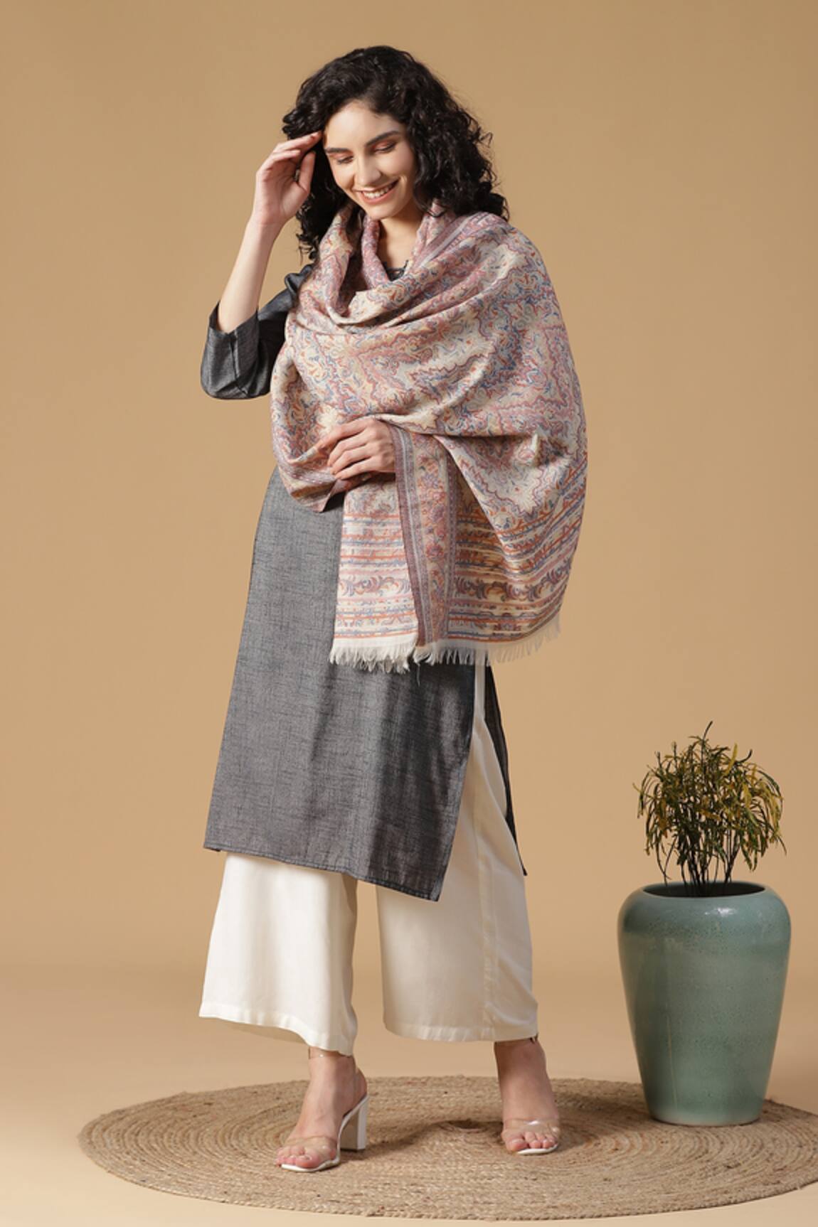 Shingora Floral Woven Stole