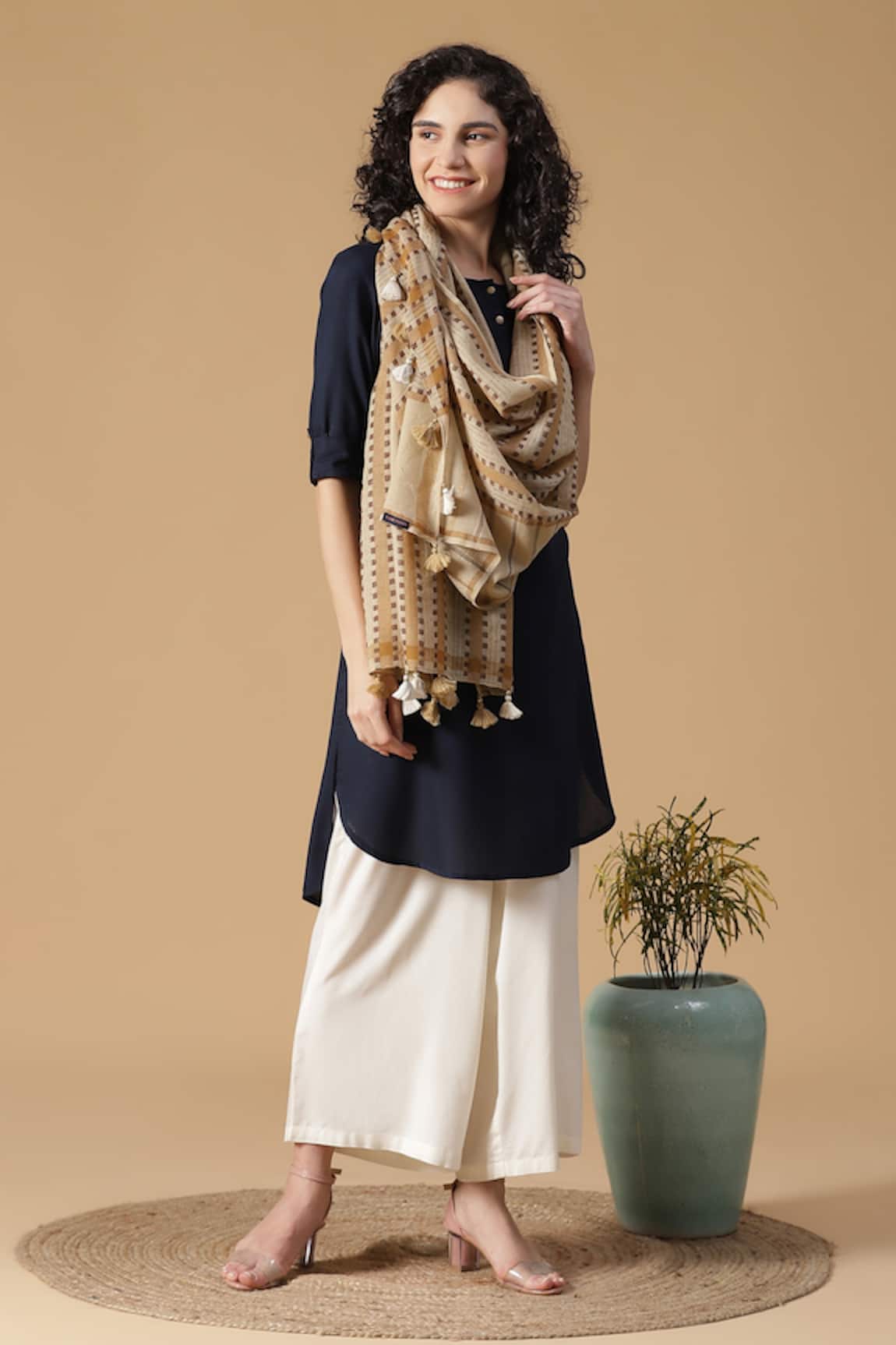 Shingora Geometric Woven Stole 