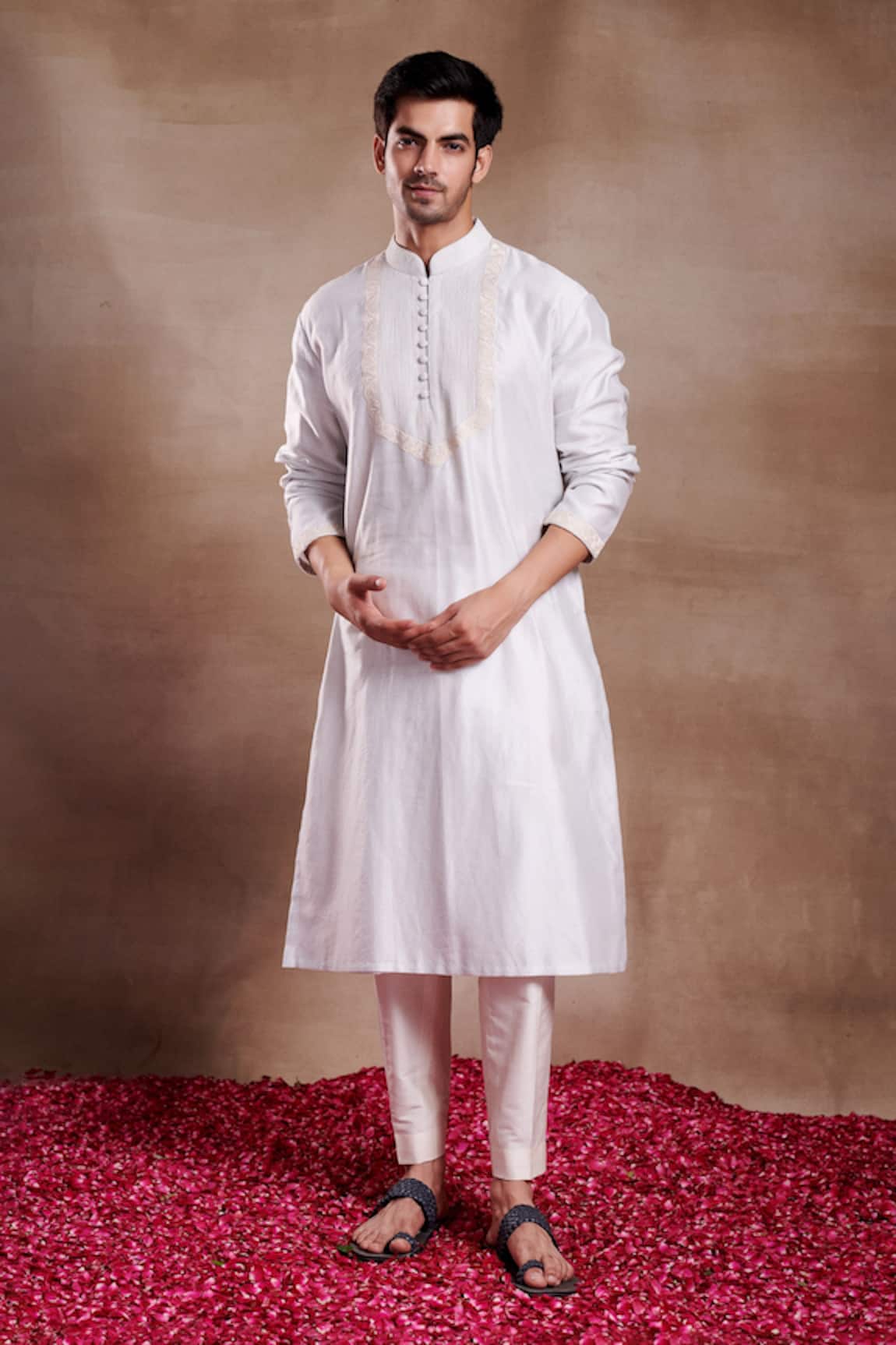 SHASHA GABA Varah Pintucked Yoke Kurta 