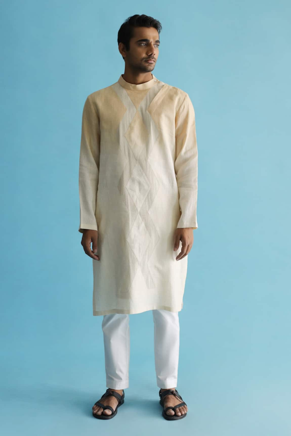 Kaha Diamond Cutout Detail Kurta With Pant