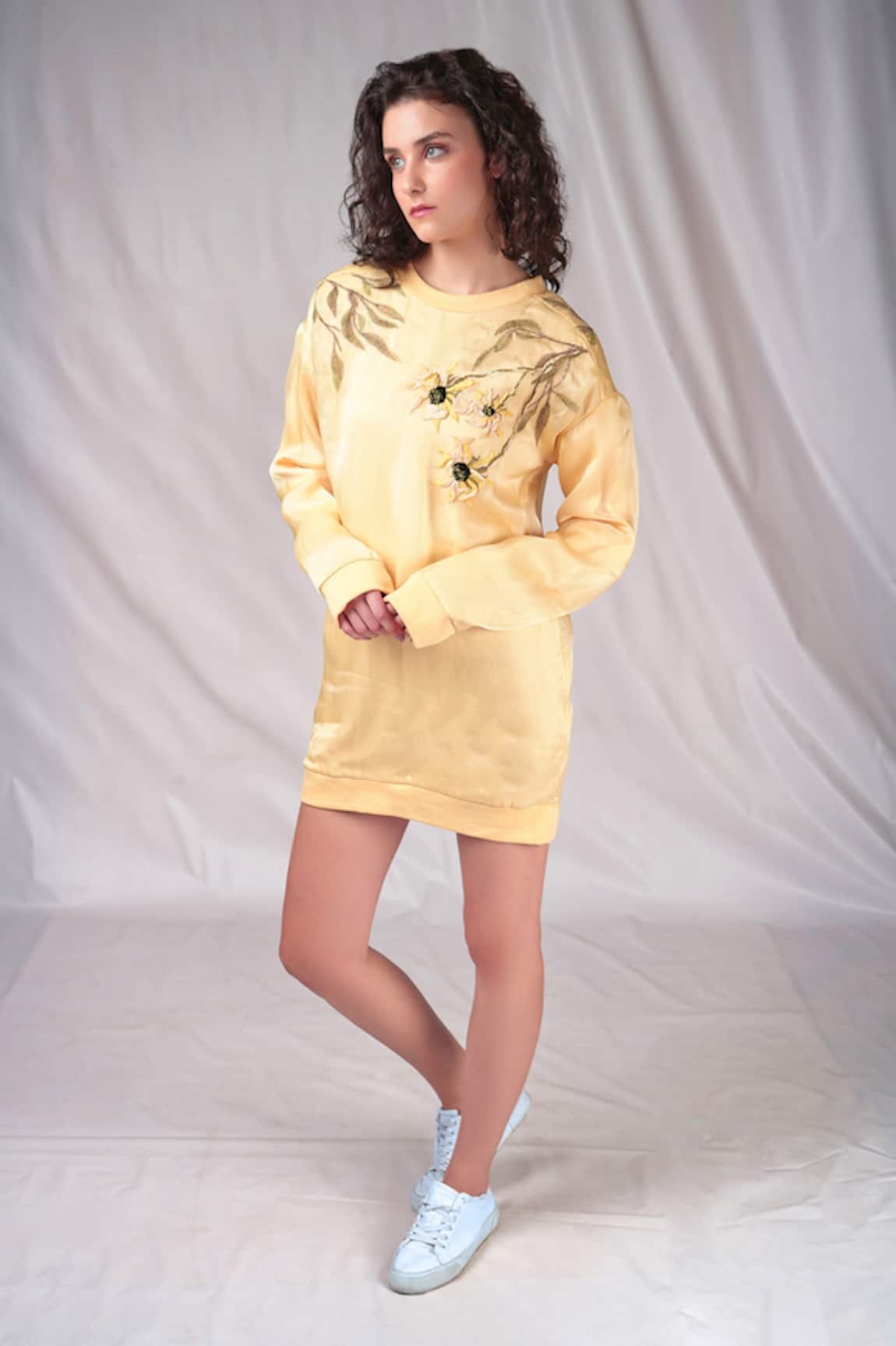 Seesa Sunflower Embroiderded Sweatshirt Dress