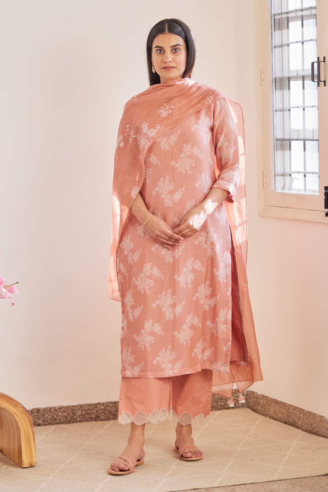 Vaayu Flower Print Kurta Set