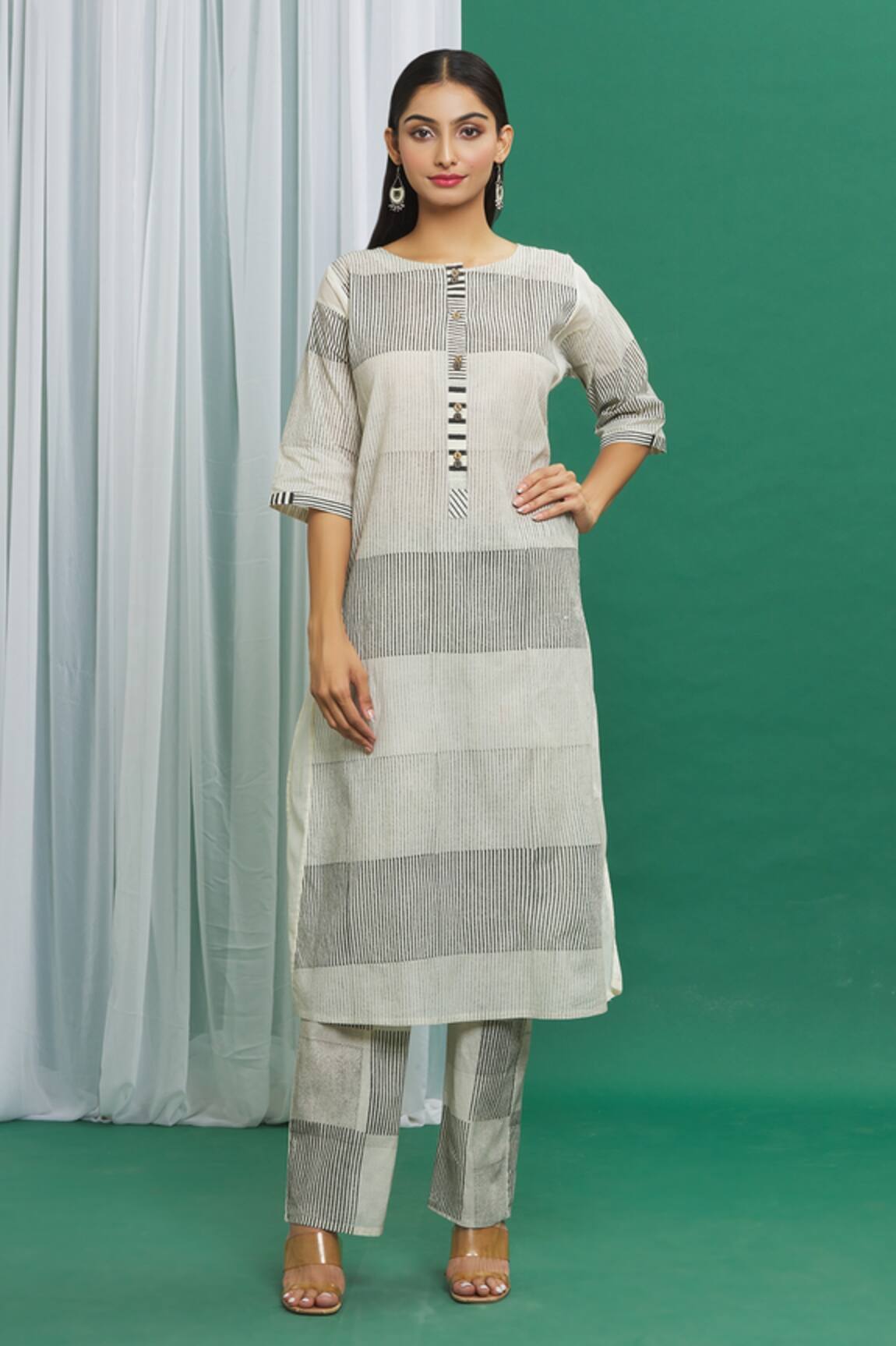 Banana Labs Printed Kurta & Pant Set 