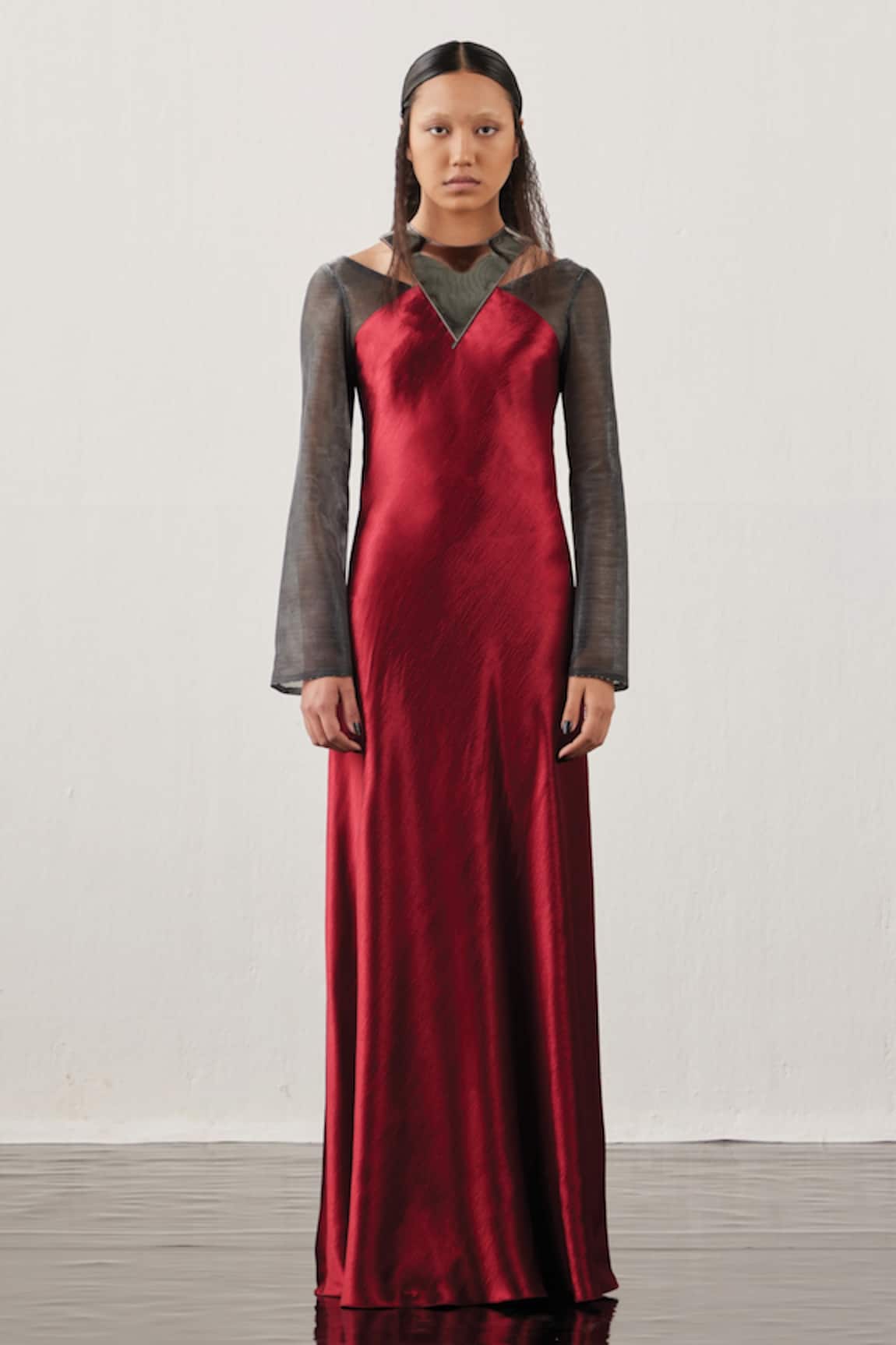 AKHL Triangular Yoke Gown 