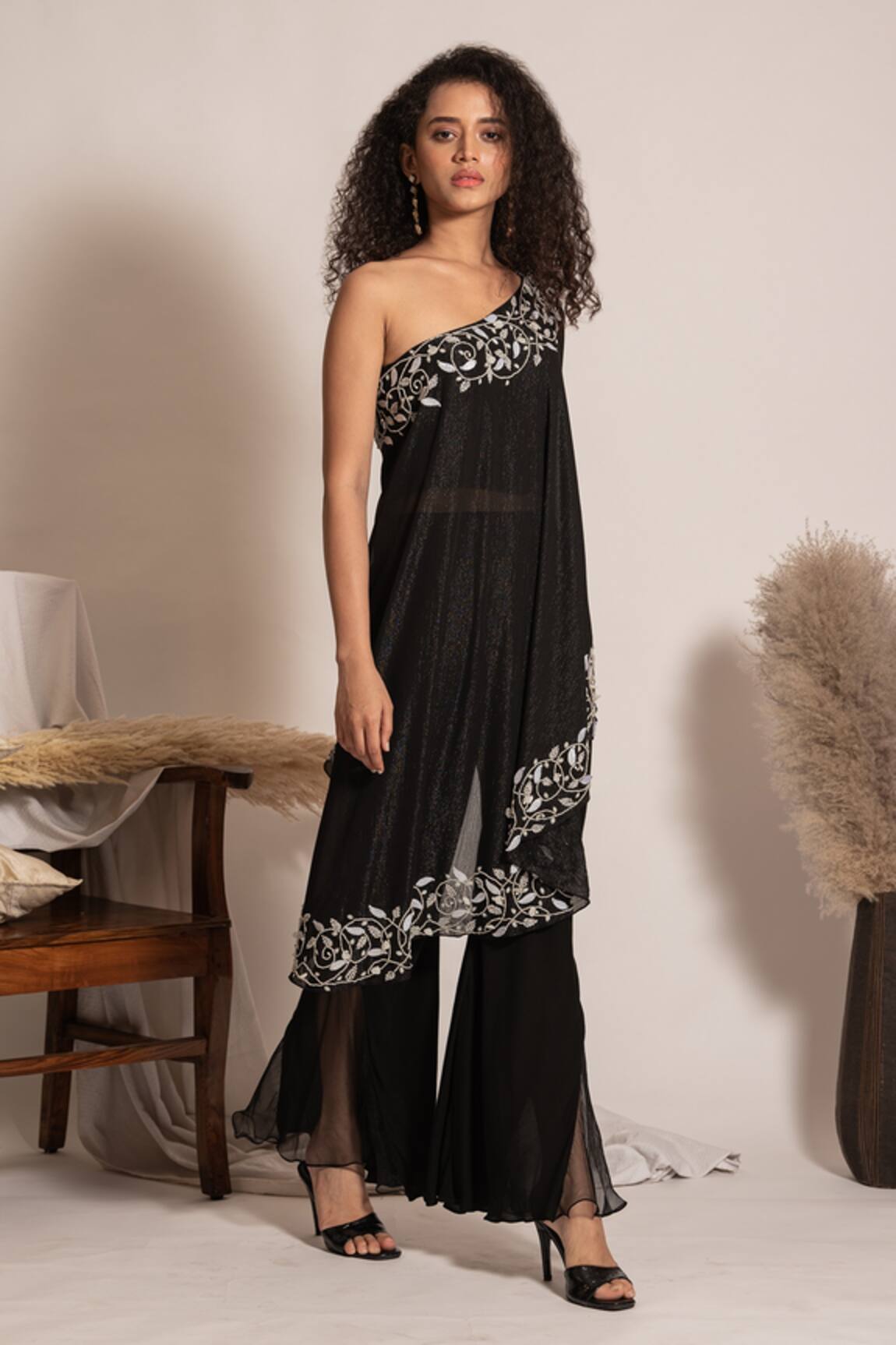 Vanshika Agarwal Label Black Hand Embroidered Asymmetric Tunic & Pant Set 