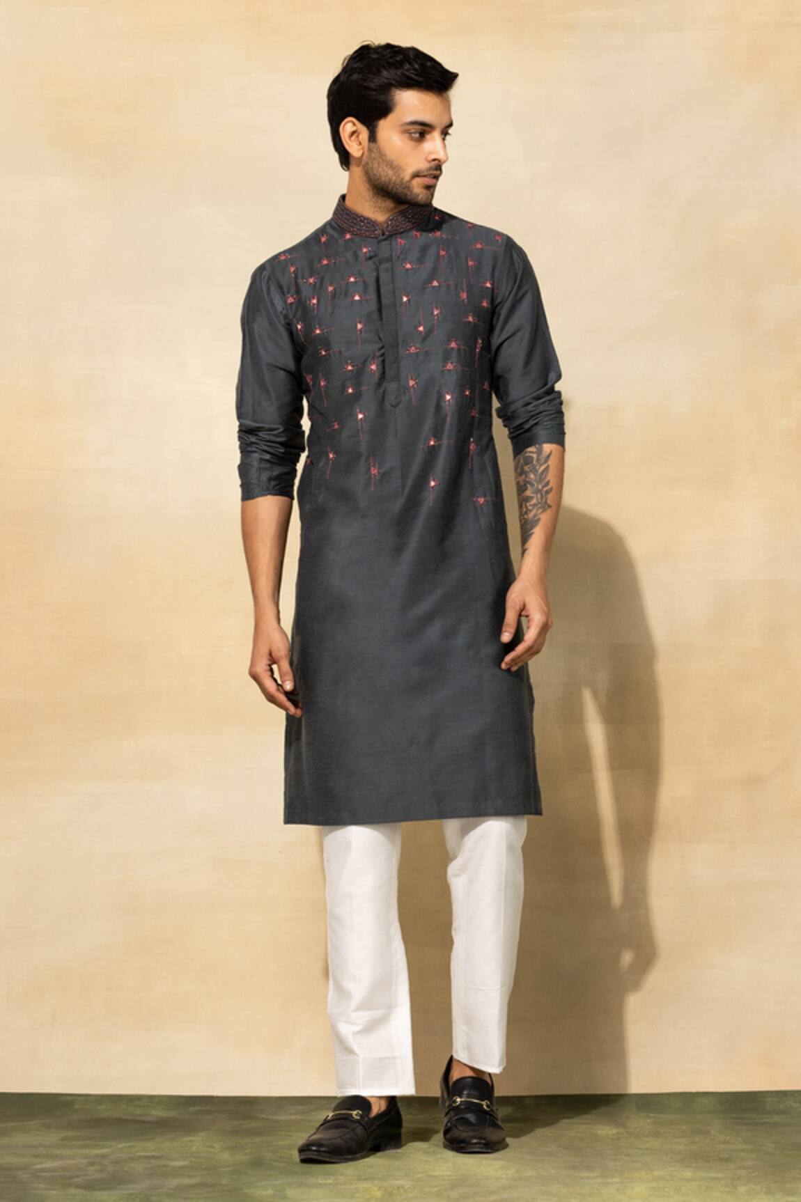 Diyarajvvir Triangle Acrylic Embroidered Kurta Set