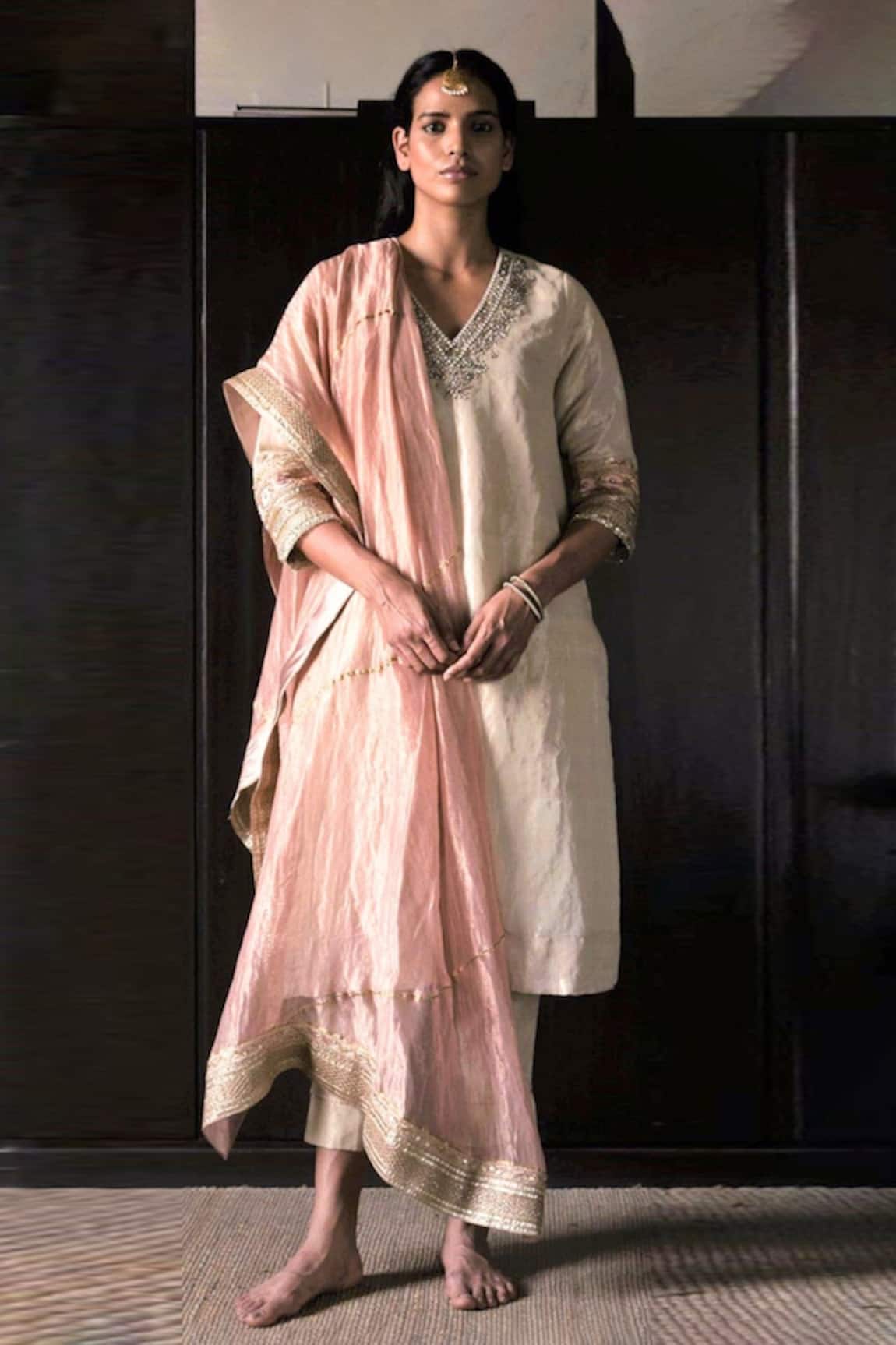 Shorshe Clothing Noor Embroidered Kurta & Pant Set