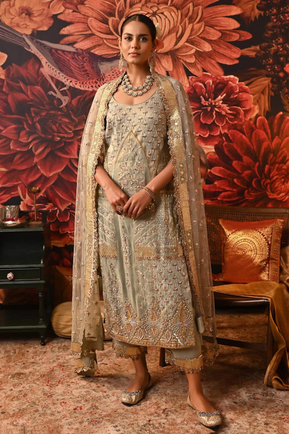 Moledro Hania Nakshi Embroidered Kurta Set