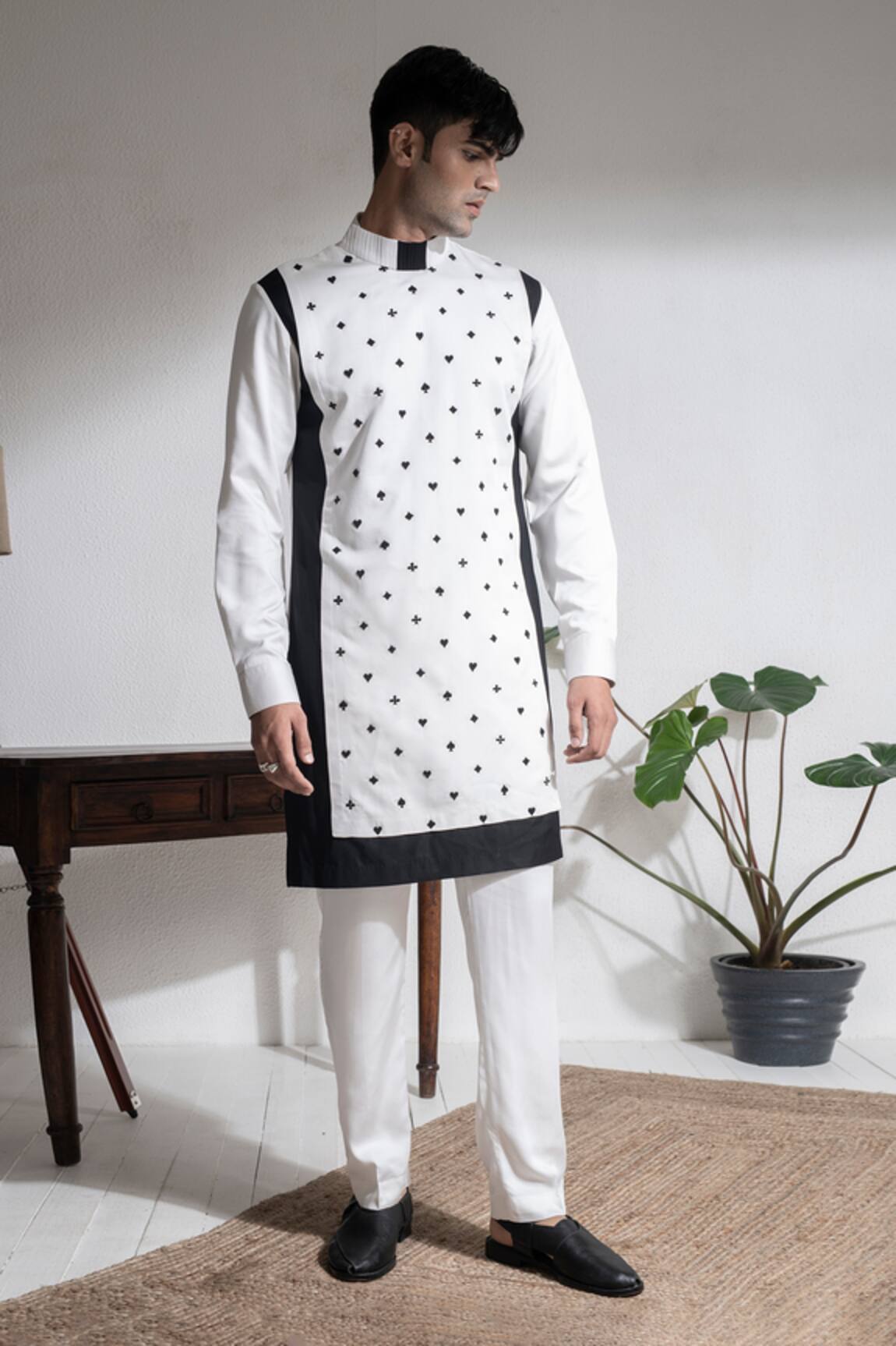 Abkasa Beaded Kurta & Pyjama Set