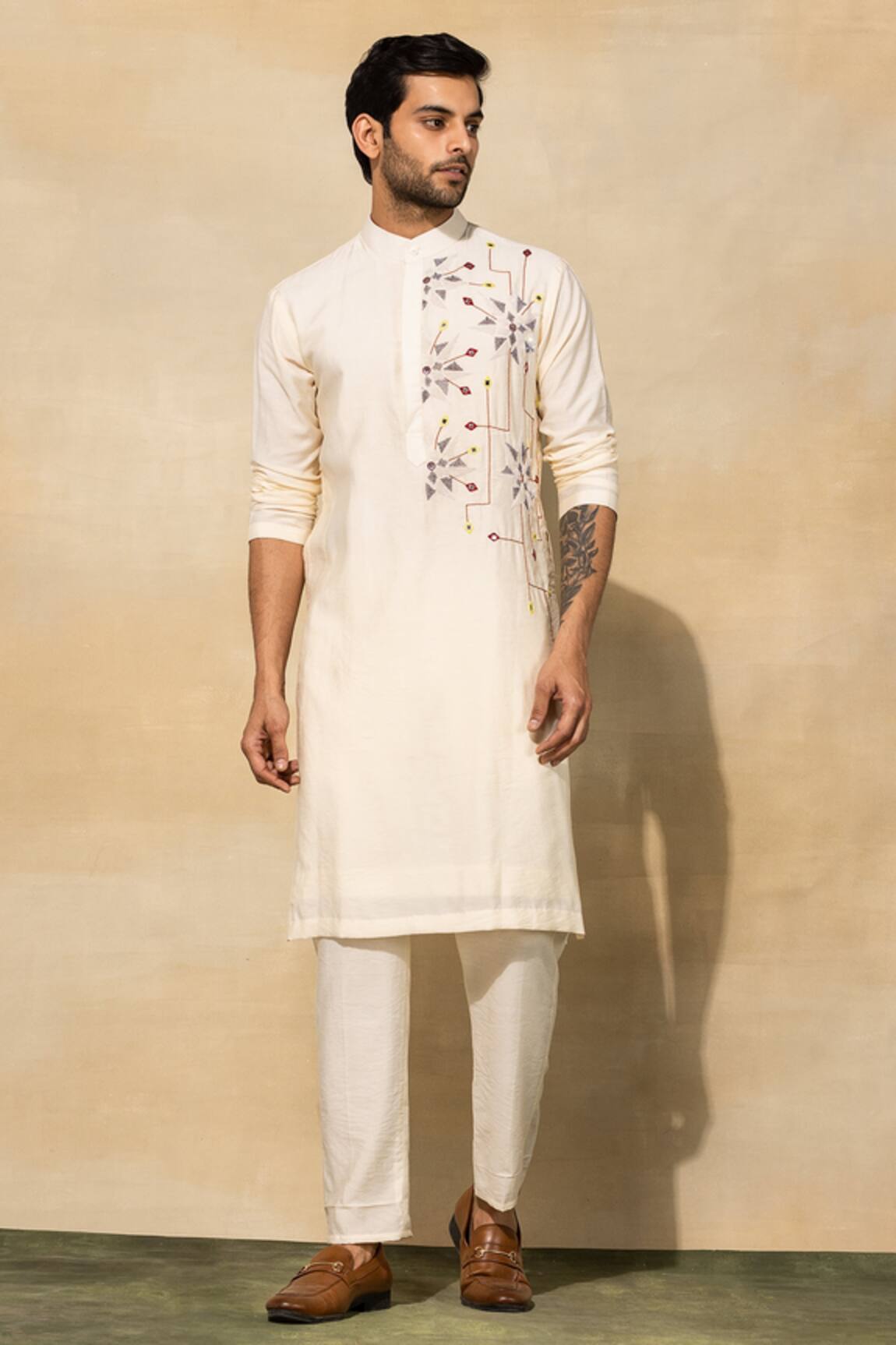 Diyarajvvir Flower Placement Embroidered Kurta Set