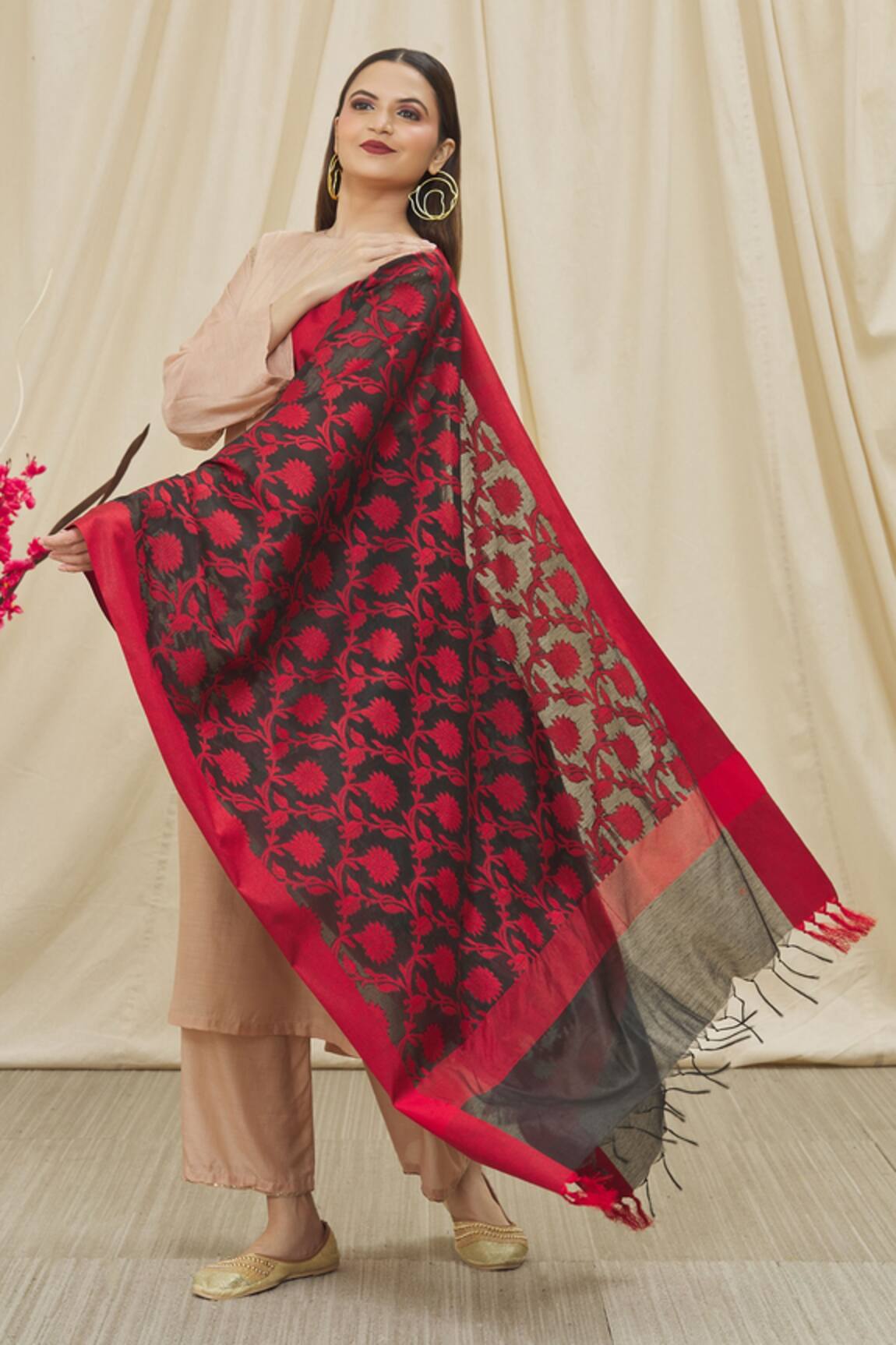 Khwaab by Sanjana Lakhani Floral Vine Woven Dupatta 