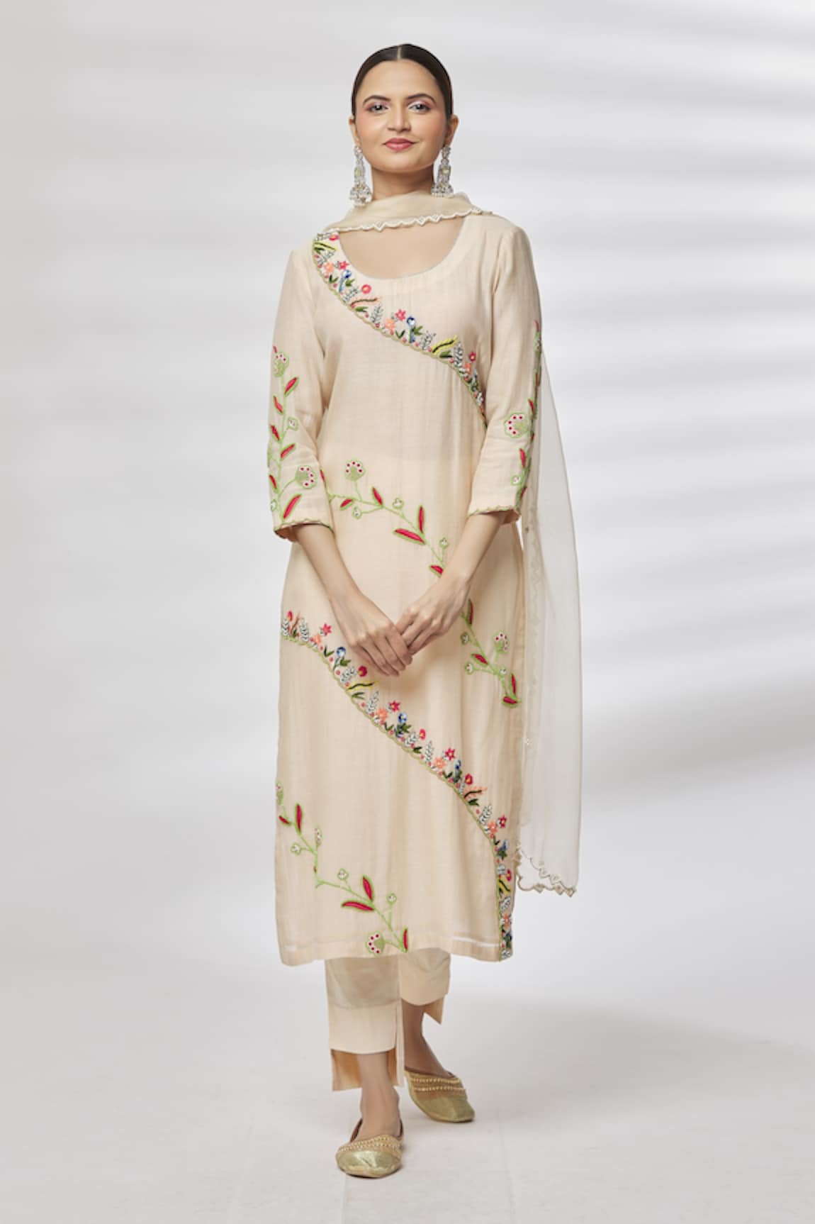 Kasturi Tikmani Floral Pattern Straight Kurta Set