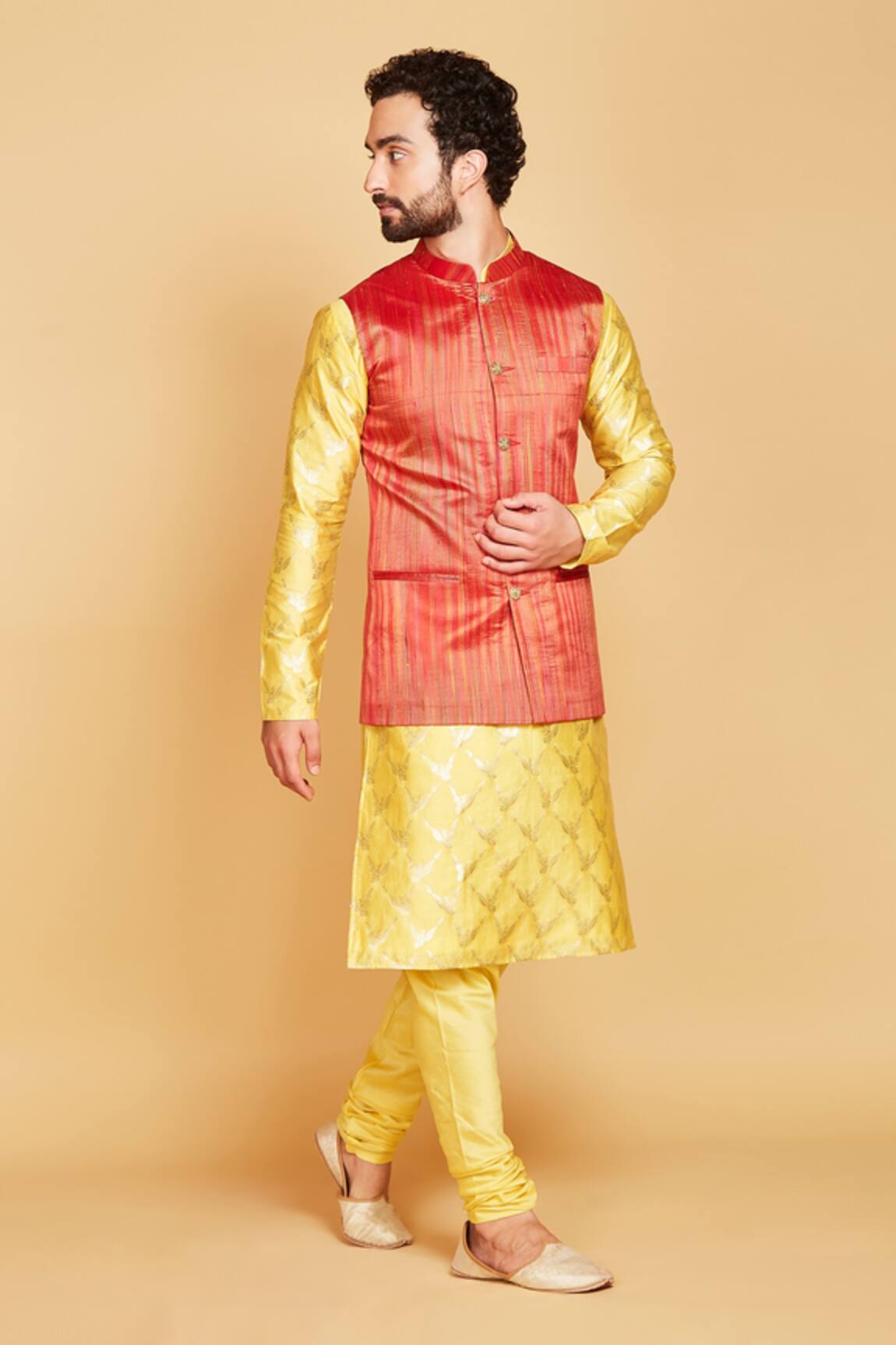 Amrin Khan Stripe Pattern Bundi And Kurta Set 