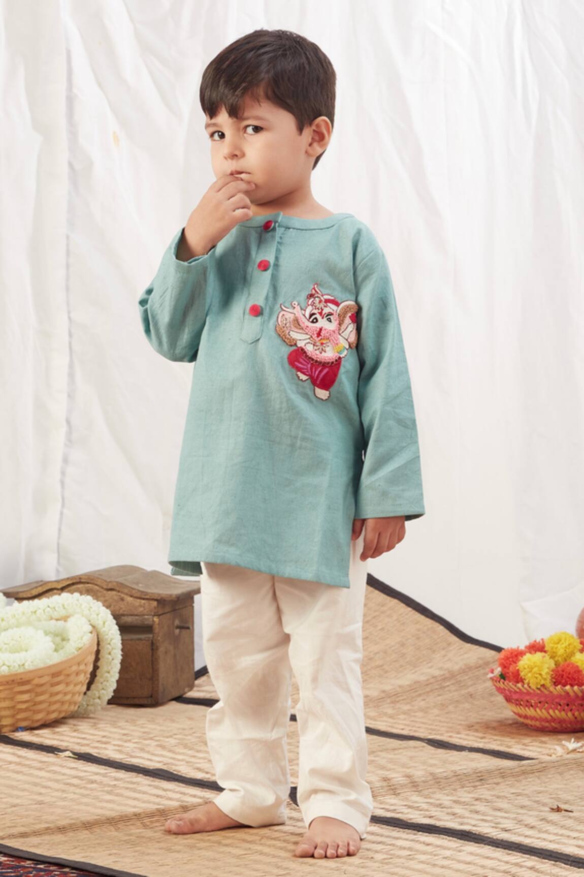 Vivedkids Mandarin Collar Embroidered Kurta Set 