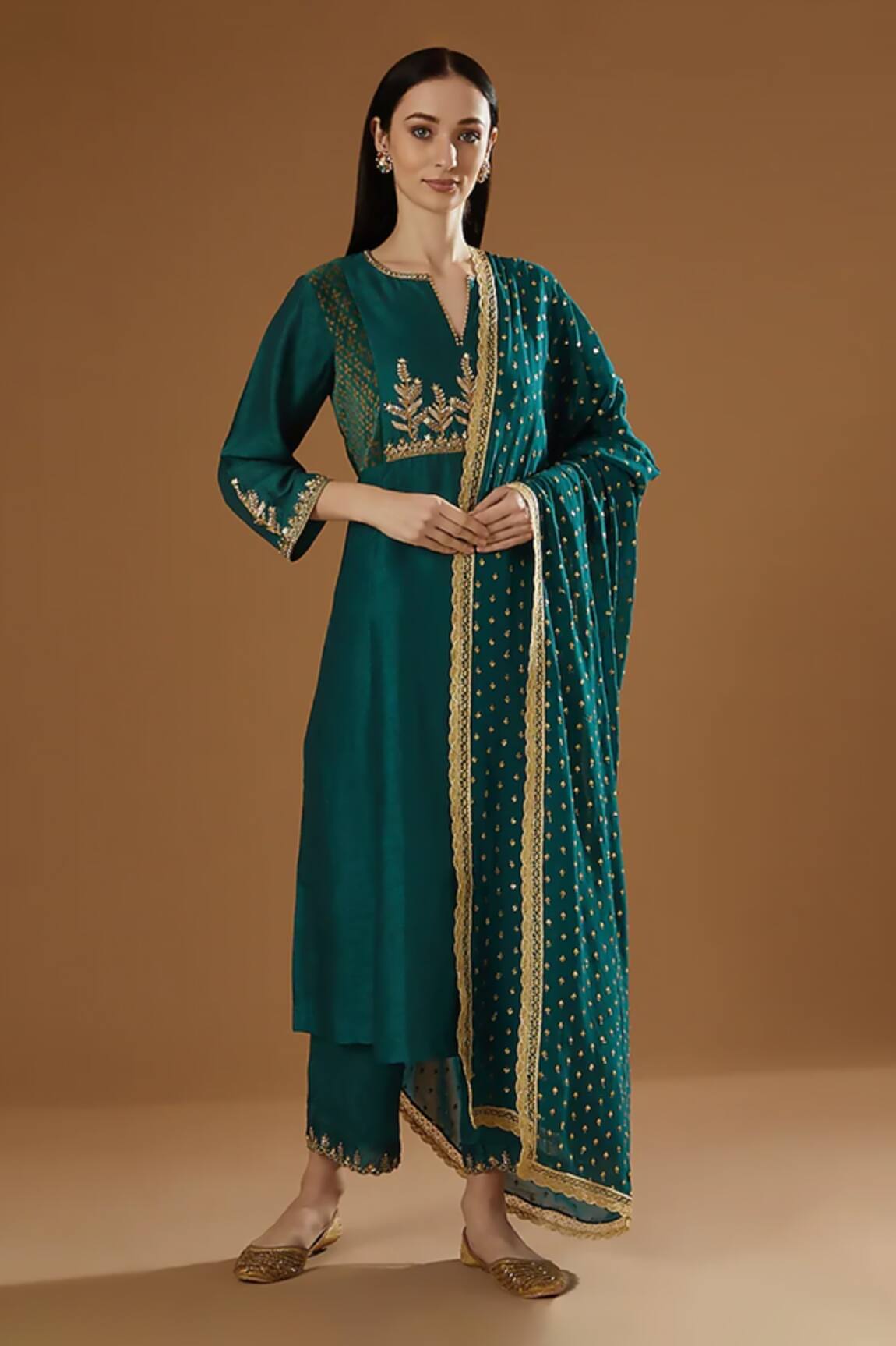 OMI Placement Flower Bloom Embroidered Kurta Set