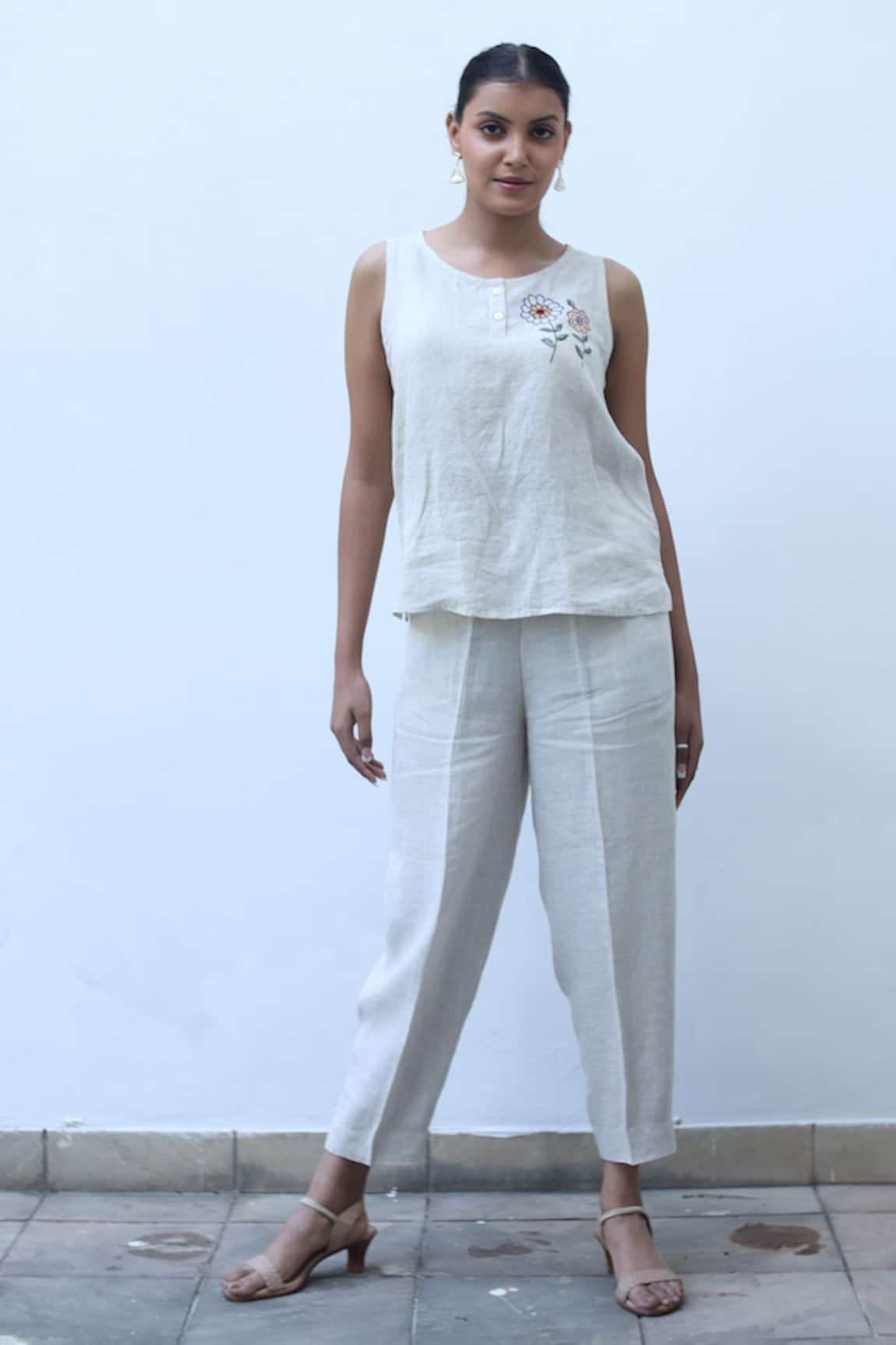 Linen Bloom Placement Floral Embroidered Top