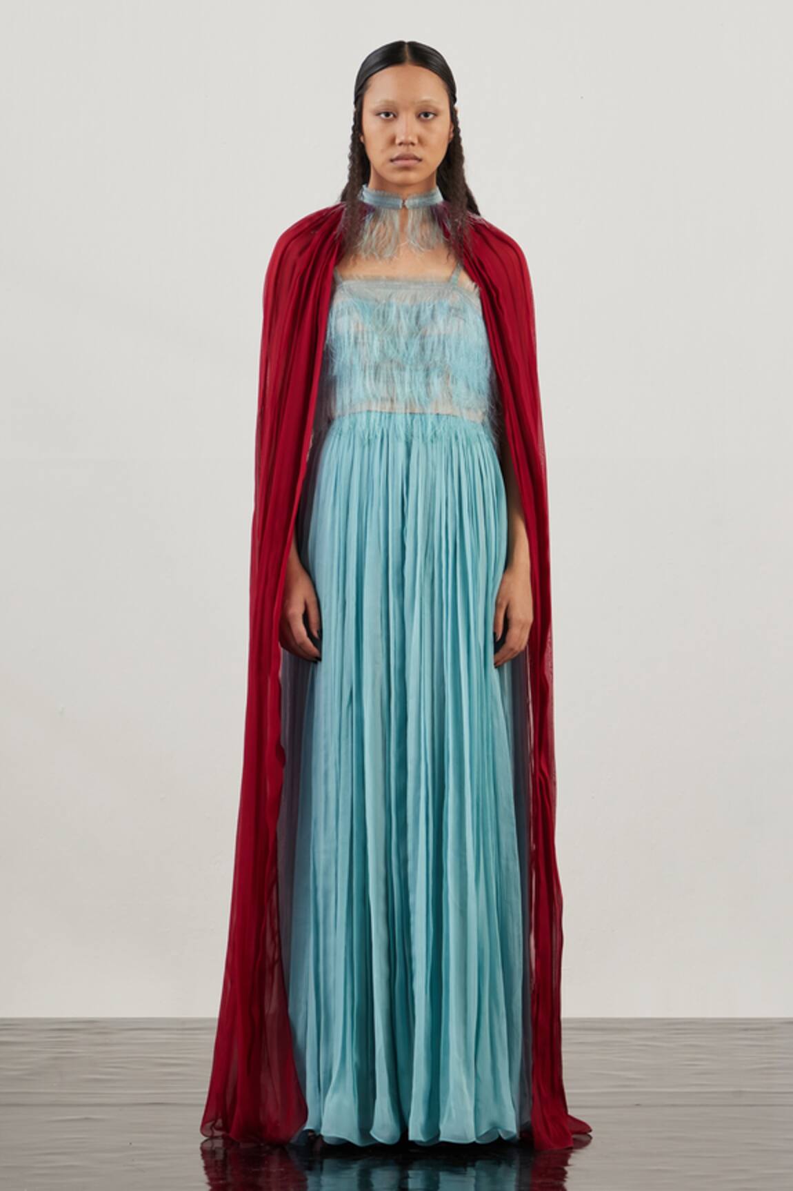 Akhl Fringed Gown With Contrast Cape 