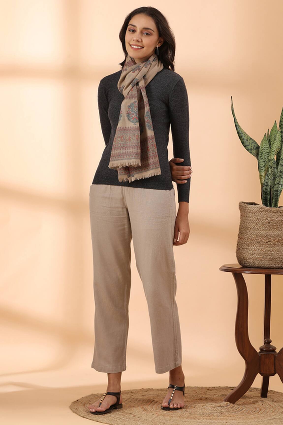 Shingora Floret Woven Pattern Stole