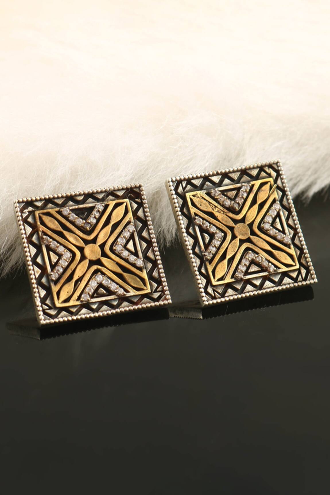 Palace of Silver Antique Pattern Stud Earrings