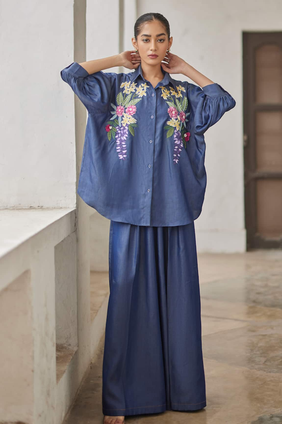 Betrue Embroidered Oversized Shirt