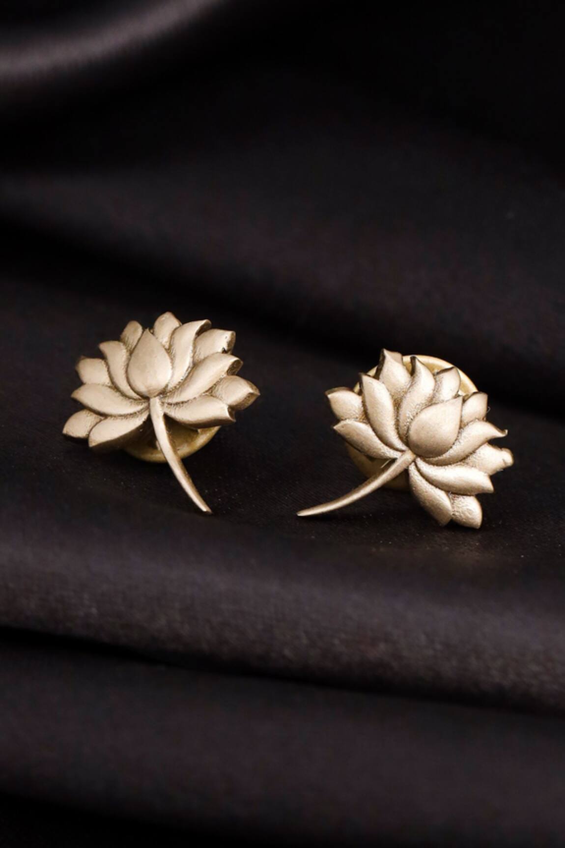 Cosa Nostraa Divine Lotus Collar Tips