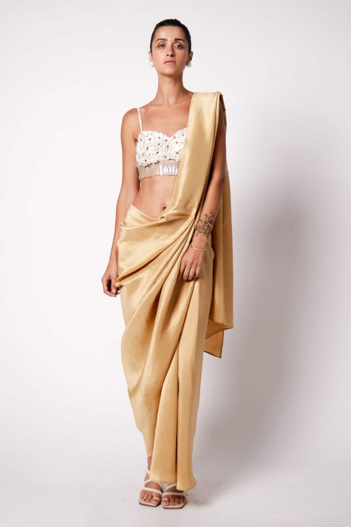 431-88 By Shweta Kapur Masai Pre-Draped Saree With Iris Bustier 