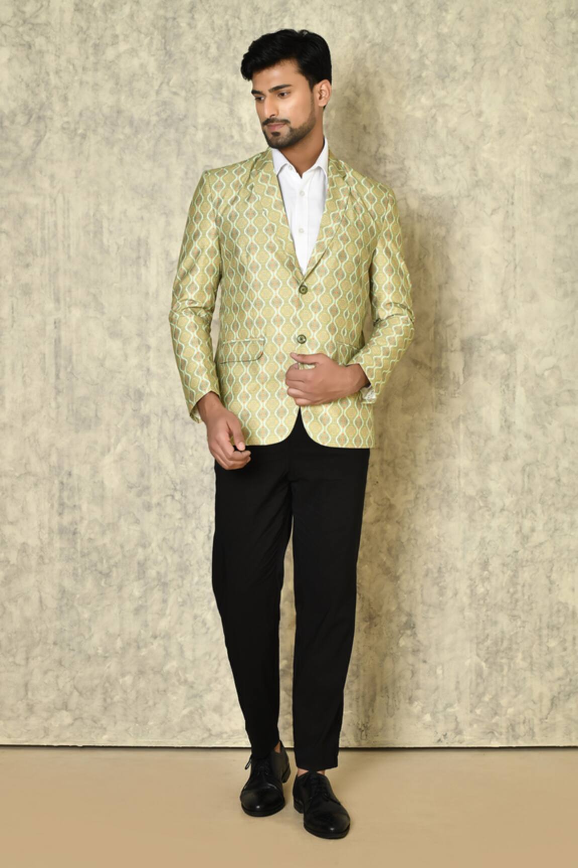 Naintara Bajaj Floral Wave Print Cotton Linen Blazer