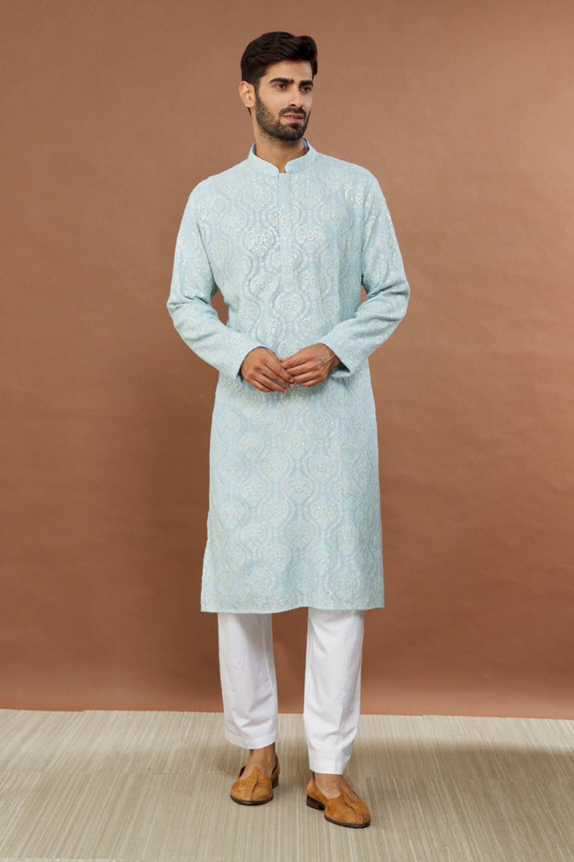 Aham-Vayam Mughalkaari Embroidered Kurta Set 