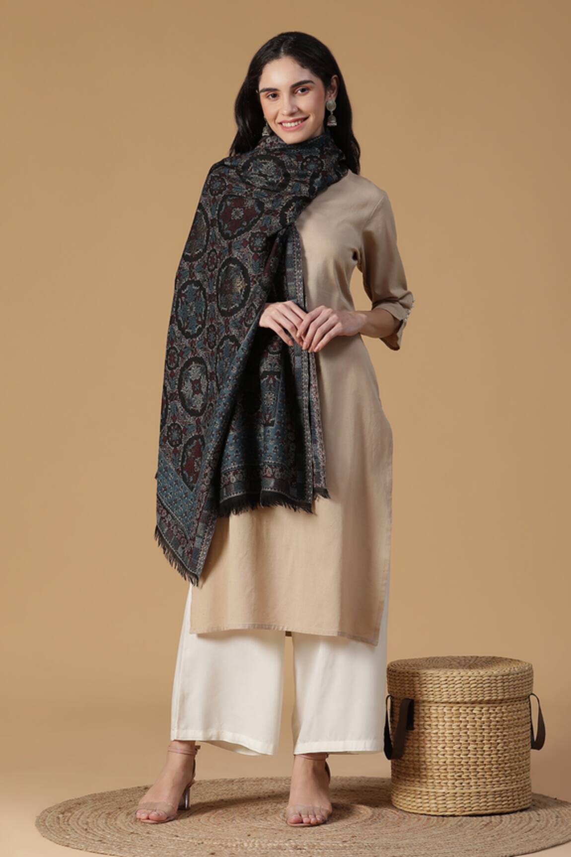 Shingora Floral Pattern Stole