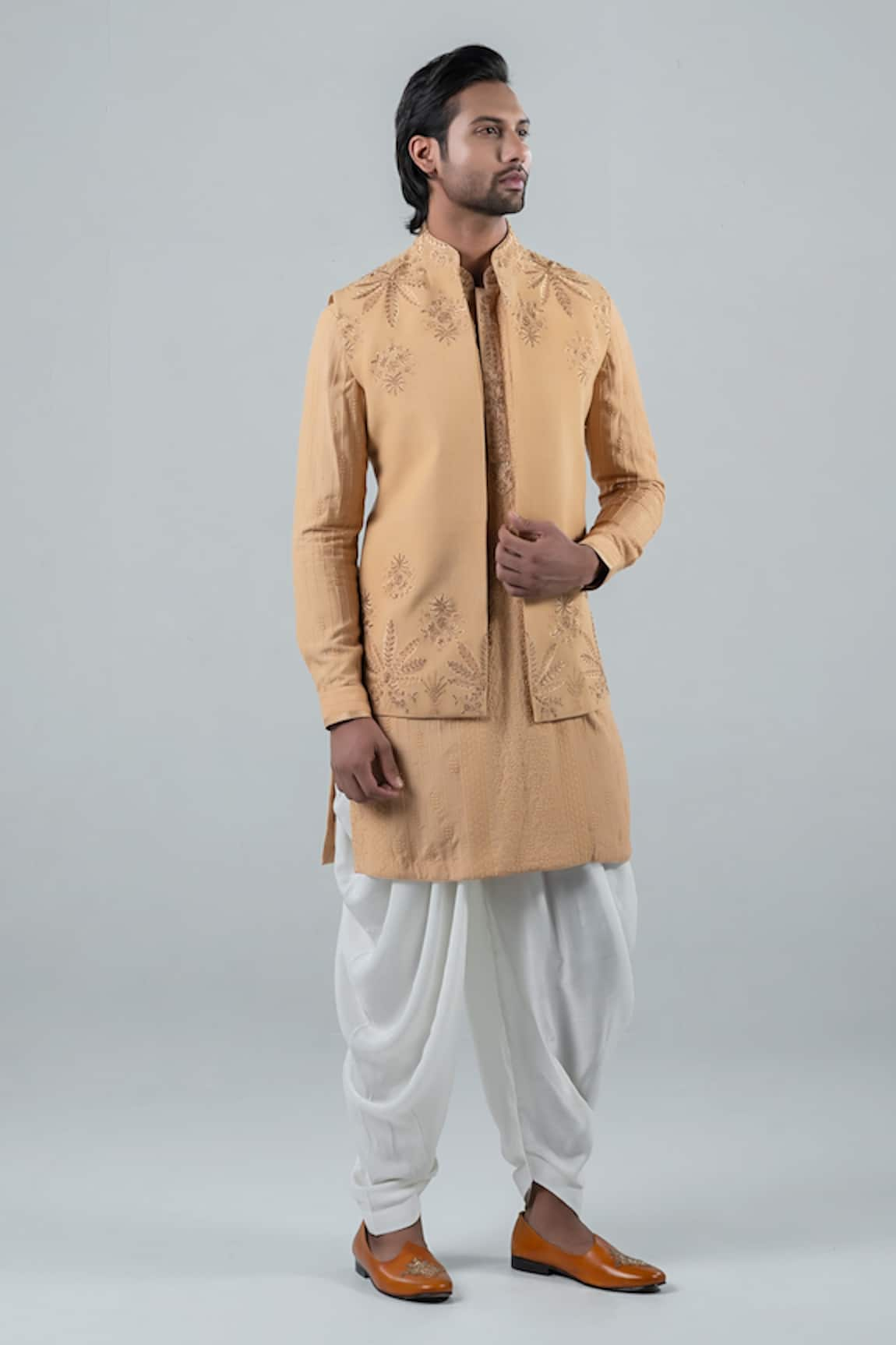 Punit Arora Mandarin Collar Bundi And Kurta Set