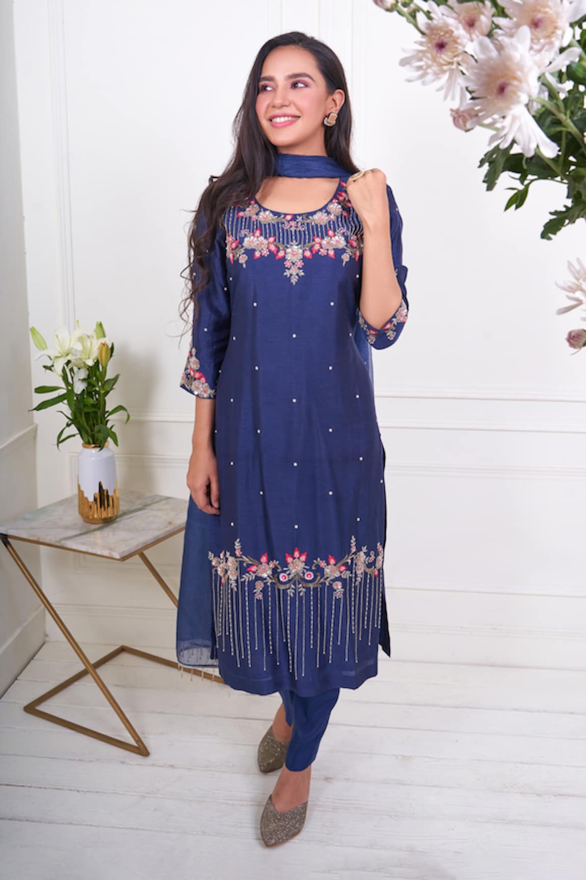 Geetika Jain Resham Hand Embroidered Kurta Pant Set